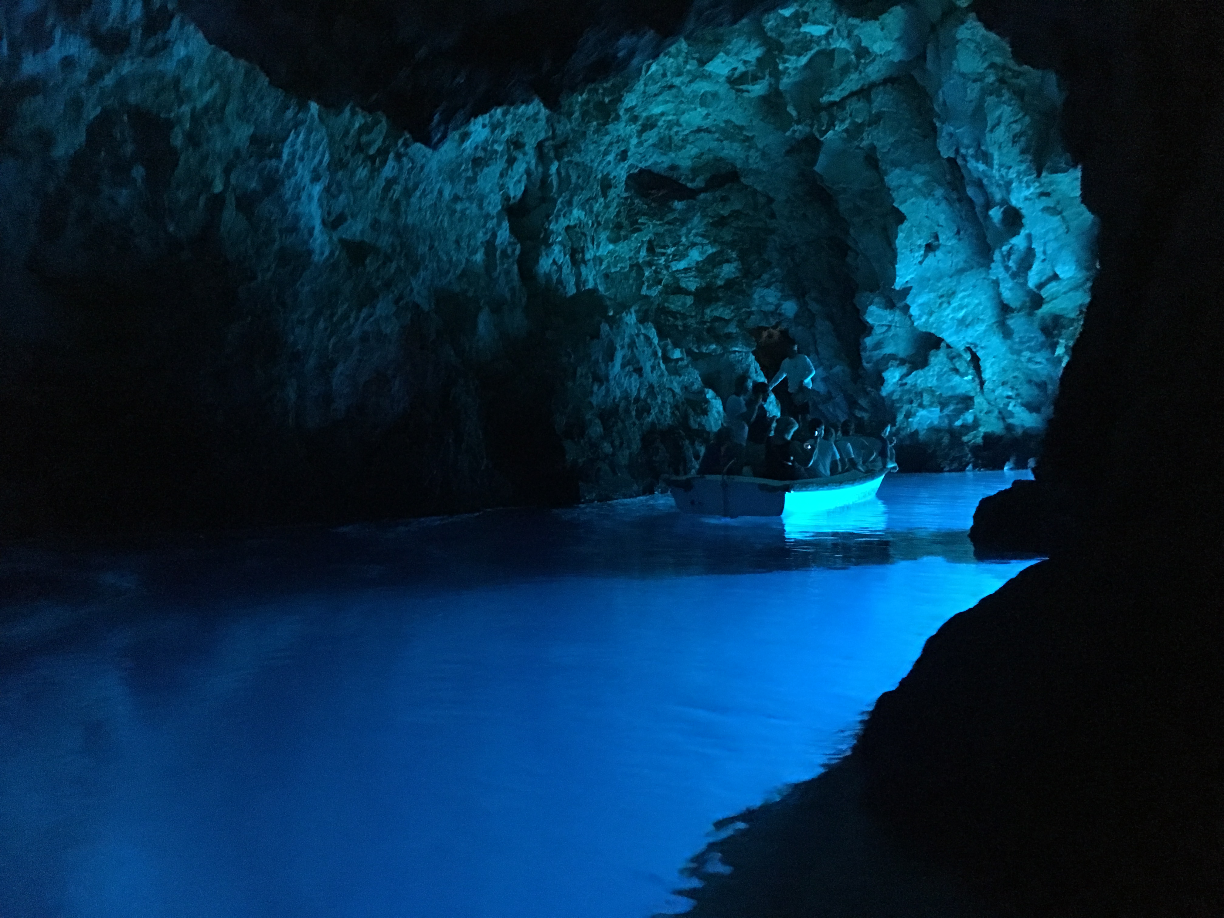 IMG blue cave tour 