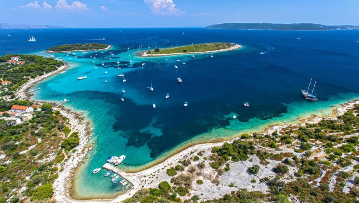 Blue Lagoon and Trogir Private Speedboat Tour from Split